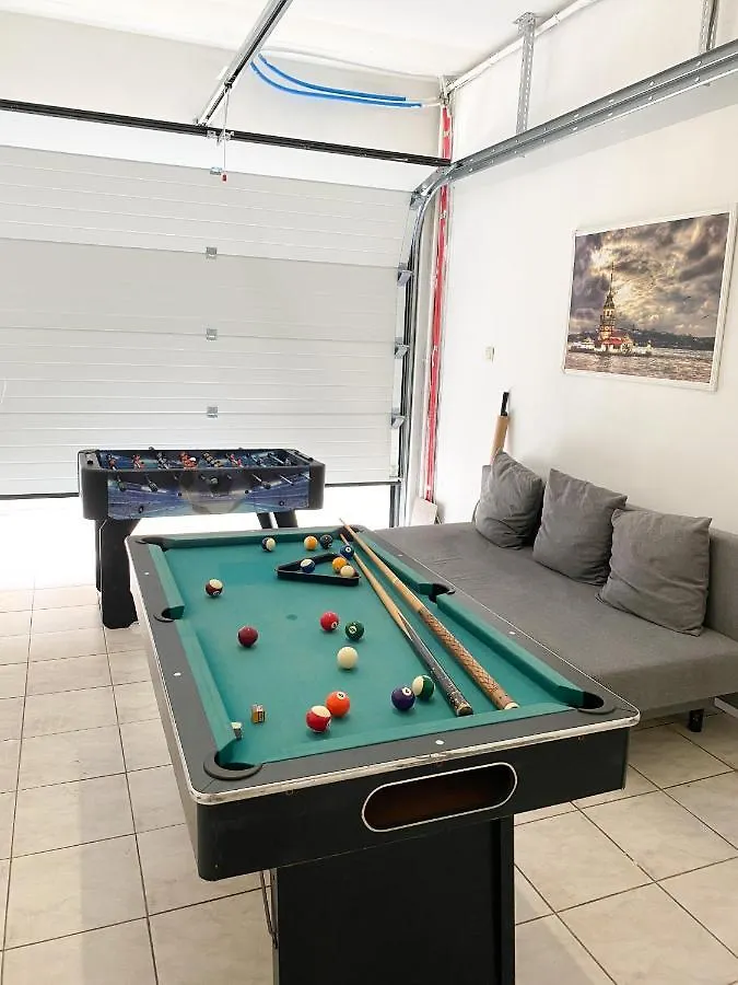 Big Sunset 2 Bedroom House With A Garden Antwerp